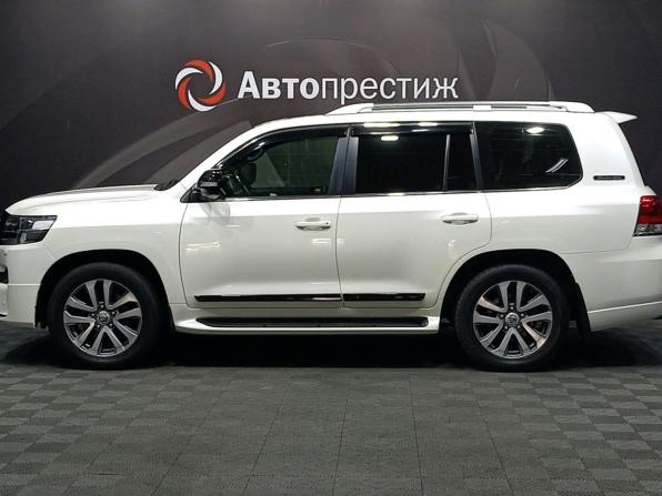 Toyota Land Cruiser 200 Series Рестайлинг 2 с пробегом 2017 года, цена 6 700 000 рублей, 115078 км, внедорожник, Автокод Объявления