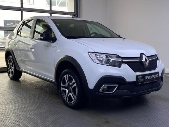 Renault Logan II Рестайлинг с пробегом 2018 года, цена 1 199 000 рублей, 111750 км, седан, Автокод Объявления
