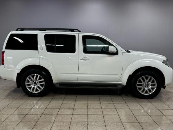 Nissan Pathfinder III Рестайлинг с пробегом 2011 года, цена 1 370 000 рублей, 303500 км, внедорожник, Автокод Объявления