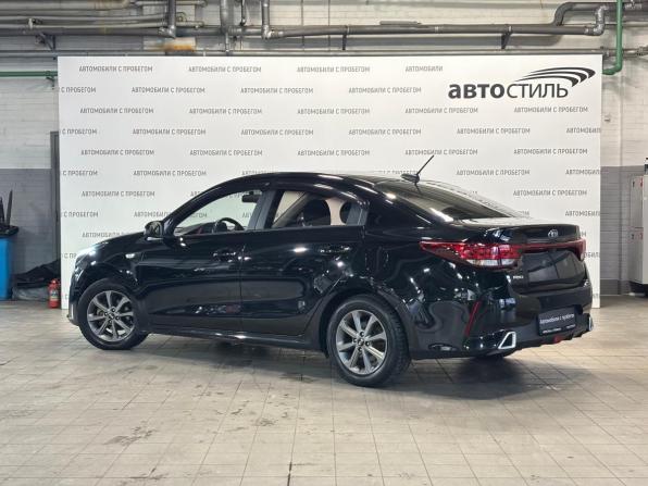 Kia Rio IV Рестайлинг с пробегом 2020 года, цена 1 399 000 рублей, 137000 км, седан, Автокод Объявления