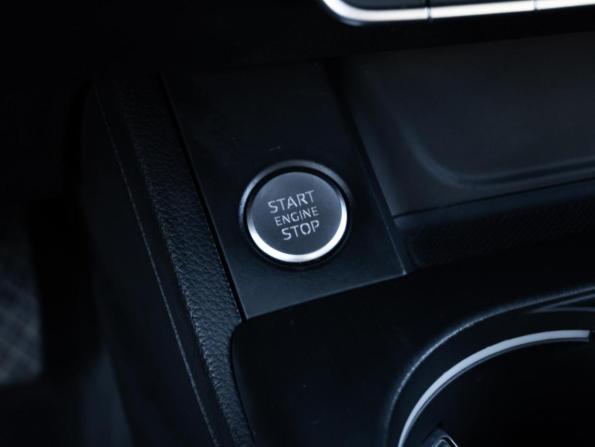 Audi A4 V (B9) с пробегом 2016 года, цена 1 976 000 рублей, 205325 км, седан, Автокод Объявления