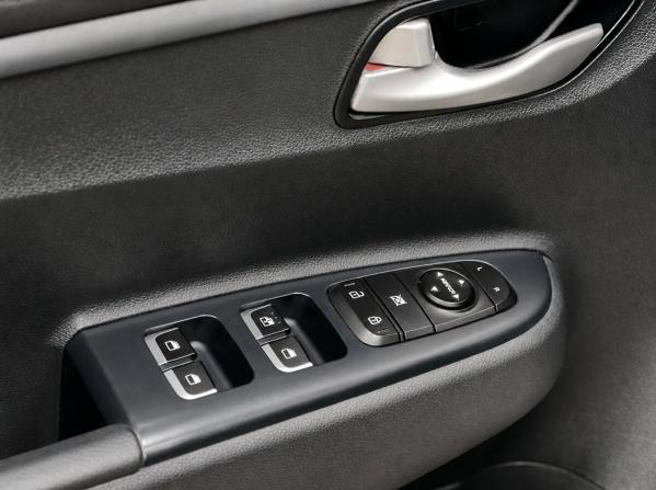 Kia Rio IV Рестайлинг с пробегом 2020 года, цена 1 569 000 рублей, 62593 км, седан, Автокод Объявления