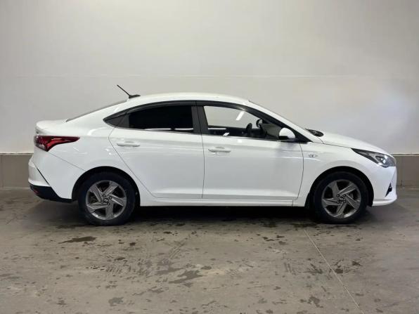 Hyundai Solaris II Рестайлинг с пробегом 2020 года, цена 1 699 000 рублей, 54500 км, седан, Автокод Объявления