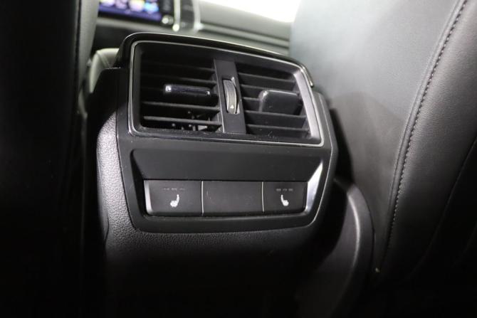 Skoda Karoq I с пробегом 2021 года, цена 2 559 990 рублей, 77728 км, внедорожник, Автокод Объявления