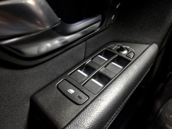 Land Rover Range Rover Evoque I Рестайлинг с пробегом 2018 года, цена 2 945 000 рублей, 60375 км, внедорожник, Автокод Объявления