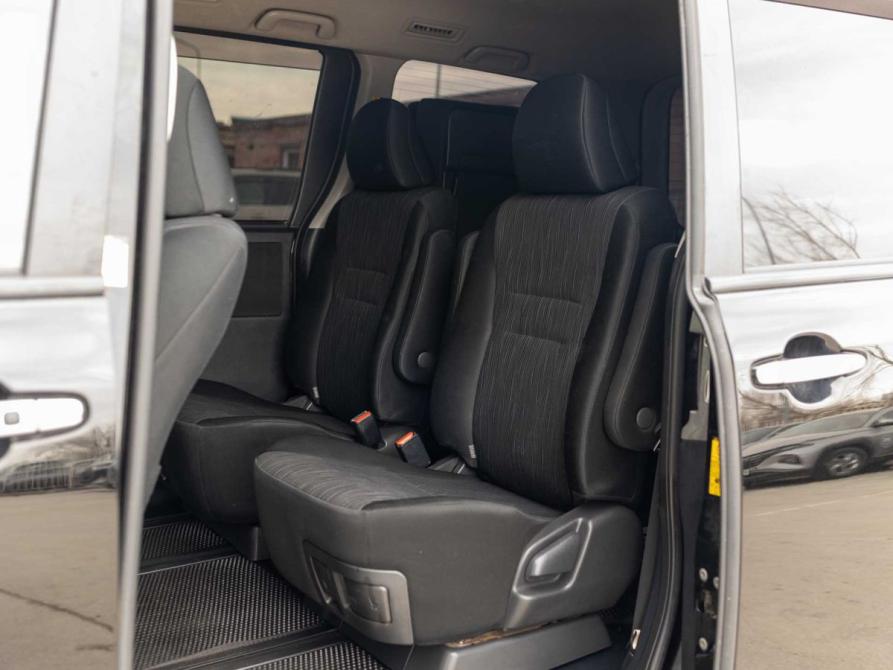 Toyota Voxy II (R70) Рестайлинг Новосибирск  - изображение 19