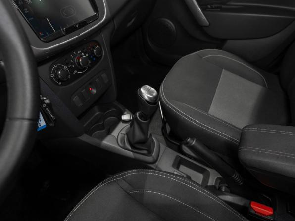 Renault Logan II Рестайлинг с пробегом 2021 года, цена 1 240 000 рублей, 108014 км, седан, Автокод Объявления