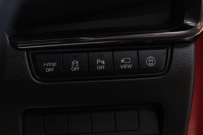 Mazda 3 IV (BP) с пробегом 2021 года, цена 1 869 000 рублей, 28000 км, хэтчбек, Автокод Объявления