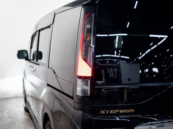 Honda Stepwgn V с пробегом 2017 года, цена 1 830 000 рублей, 157755 км, минивэн, Автокод Объявления