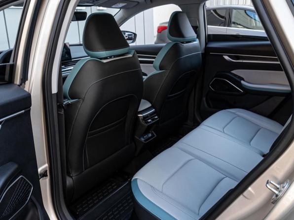 Geely Emgrand II с пробегом 2023 года, цена 1 715 000 рублей, 5913 км, седан, Автокод Объявления
