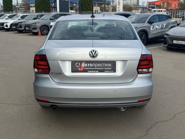 Volkswagen Polo V Рестайлинг с пробегом 2019 года, цена 1 090 000 рублей, 153000 км, седан, Автокод Объявления