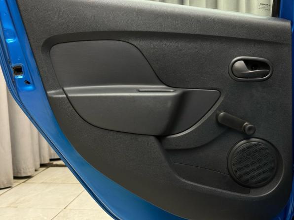 Renault Sandero II с пробегом 2018 года, цена 1 199 000 рублей, 71300 км, хэтчбек, Автокод Объявления