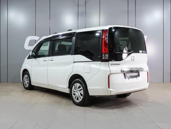 Honda Stepwgn V с пробегом 2017 года, цена 1 909 000 рублей, 41781 км, минивэн, Автокод Объявления
