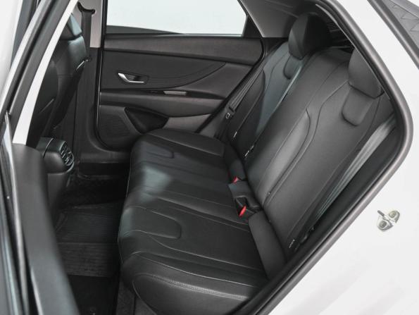 Hyundai Elantra VII (CN7) Рестайлинг с пробегом 2023 года, цена 2 219 000 рублей, 61735 км, седан, Автокод Объявления