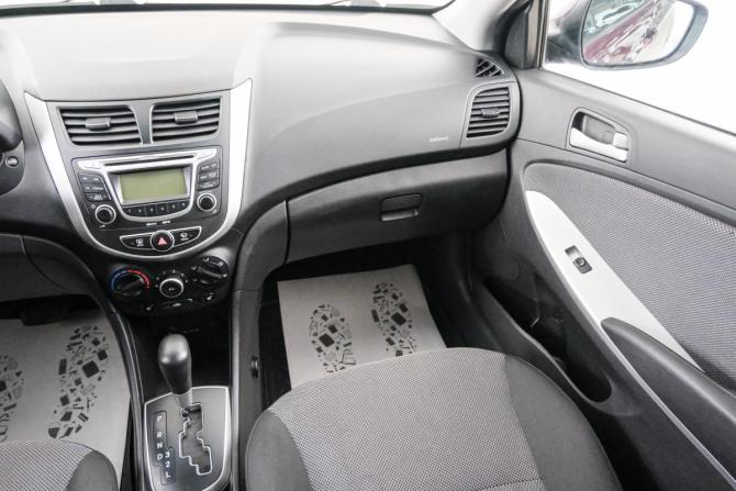 Hyundai Solaris I с пробегом 2013 года, цена 899 000 рублей, 123029 км, седан, Автокод Объявления