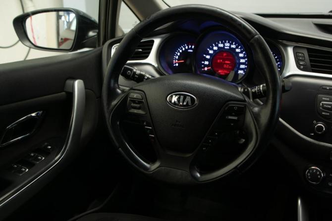 Kia Ceed II Рестайлинг с пробегом 2018 года, цена 1 400 000 рублей, 89529 км, универсал, Автокод Объявления