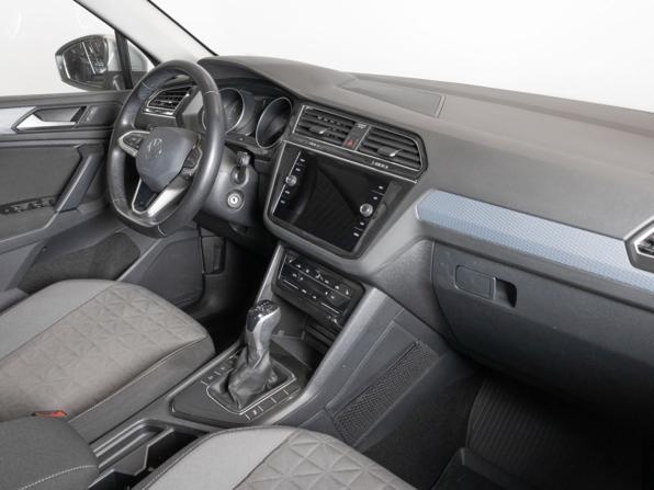 Volkswagen Tiguan II Рестайлинг с пробегом 2021 года, цена 2 715 400 рублей, 87573 км, внедорожник, Автокод Объявления