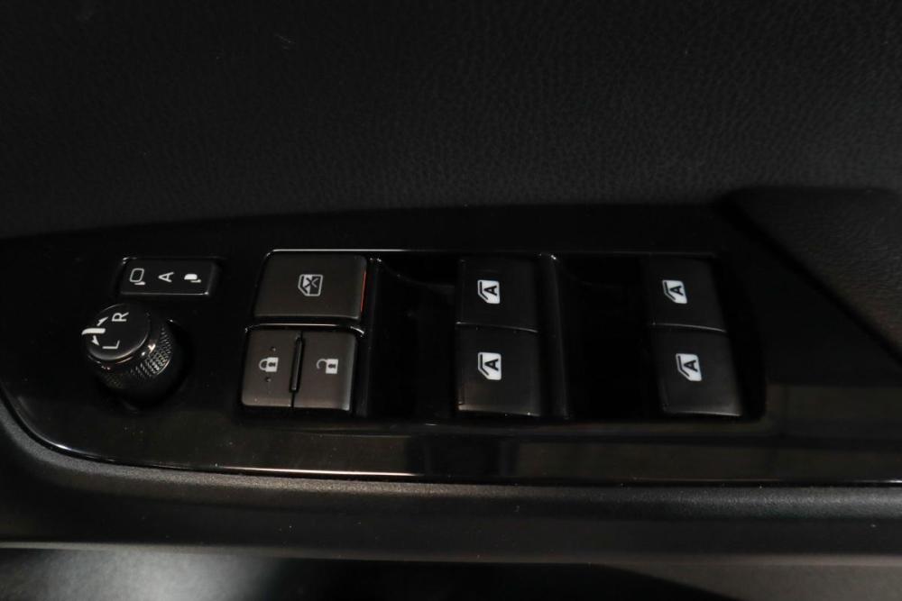 Toyota Prius IV (XW50) Челябинск  - изображение 8