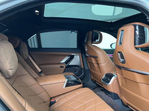 BMW 7 серии VII (G70) с пробегом 2024 года, цена 13 600 000 рублей, 13815 км, седан, Автокод Объявления