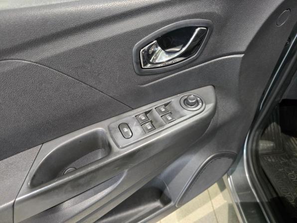 Renault Kaptur I с пробегом 2016 года, цена 1 330 000 рублей, 112001 км, внедорожник, Автокод Объявления