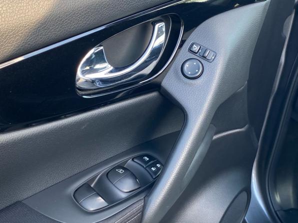 Nissan Qashqai II с пробегом 2018 года, цена 1 799 000 рублей, 61800 км, внедорожник, Автокод Объявления