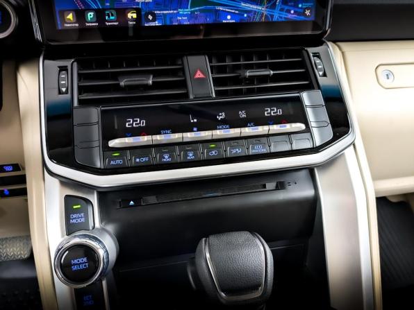 Toyota Land Cruiser 300 Series с пробегом 2022 года, цена 8 900 000 рублей, 31000 км, внедорожник, Автокод Объявления