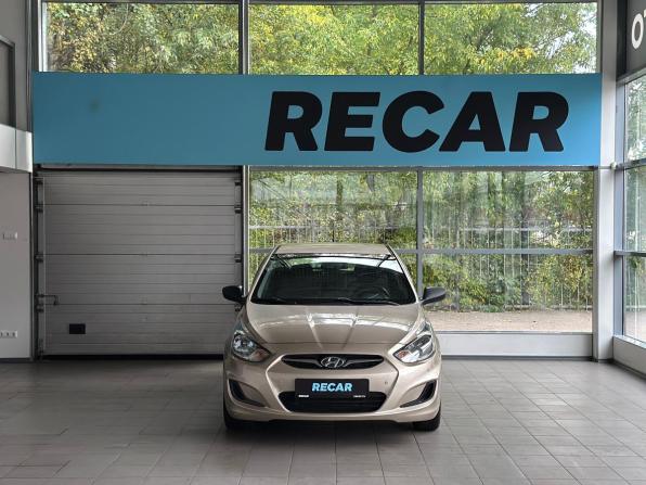 Hyundai Solaris I с пробегом 2013 года, цена 740 000 рублей, 175900 км, хэтчбек, Автокод Объявления