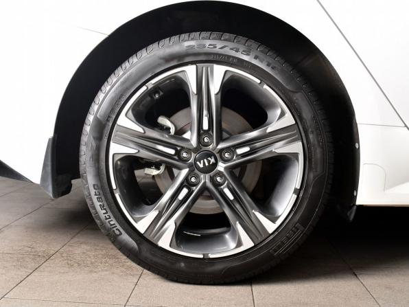 Kia K5 III с пробегом 2021 года, цена 2 849 995 рублей, 54938 км, седан, Автокод Объявления
