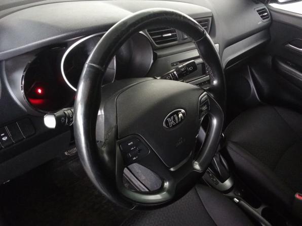 Kia Rio III Рестайлинг с пробегом 2017 года, цена 1 155 000 рублей, 131432 км, хэтчбек, Автокод Объявления