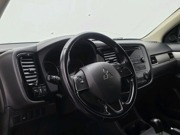 Mitsubishi Outlander III Рестайлинг 2 с пробегом 2016 года, цена 1 649 000 рублей, 154854 км, внедорожник, Автокод Объявления