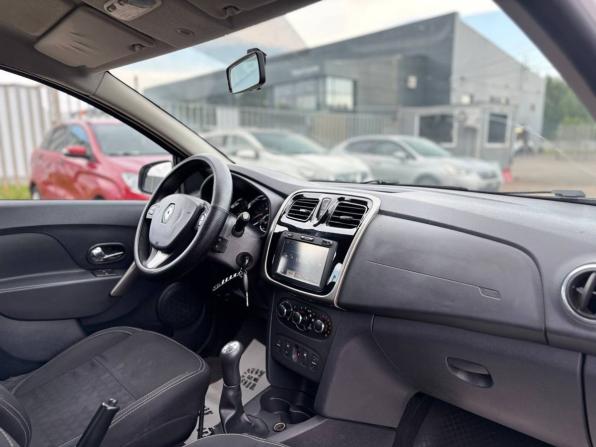 Renault Logan II с пробегом 2015 года, цена 672 000 рублей, 218089 км, седан, Автокод Объявления