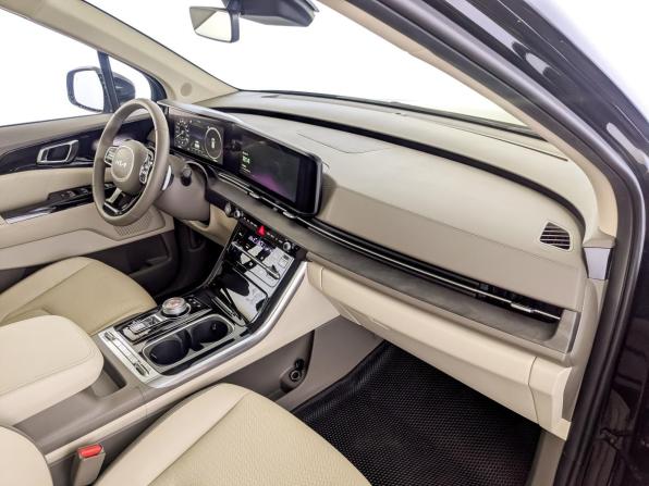 Kia Carnival IV с пробегом 2023 года, цена 4 590 000 рублей, 31601 км, минивэн, Автокод Объявления