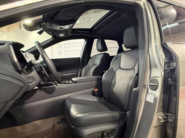 Lexus RX V с пробегом 2025 года, цена 7 850 000 рублей, 8911 км, внедорожник, Автокод Объявления