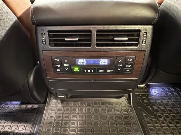 Toyota Land Cruiser 200 Series Рестайлинг 2 с пробегом 2019 года, цена 7 999 000 рублей, 150000 км, внедорожник, Автокод Объявления