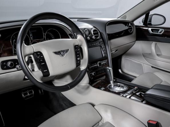 Bentley Continental Flying Spur с пробегом 2006 года, цена 4 018 410 рублей, 33136 км, седан, Автокод Объявления