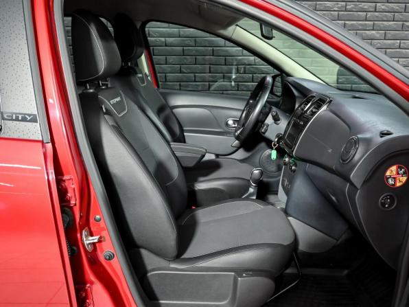 Renault Sandero II Рестайлинг с пробегом 2021 года, цена 1 365 000 рублей, 73448 км, хэтчбек, Автокод Объявления