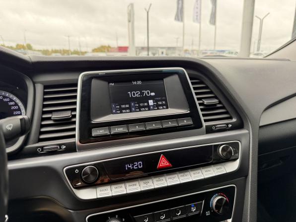 Hyundai Sonata VII (LF) Рестайлинг с пробегом 2018 года, цена 1 595 000 рублей, 127069 км, седан, Автокод Объявления