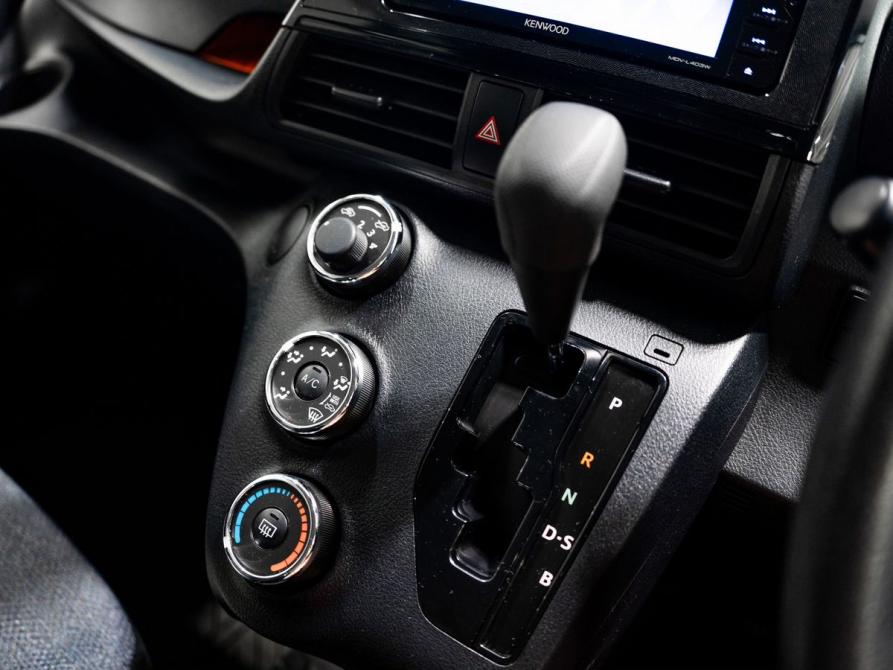 Toyota Sienta II Чита  - изображение 13