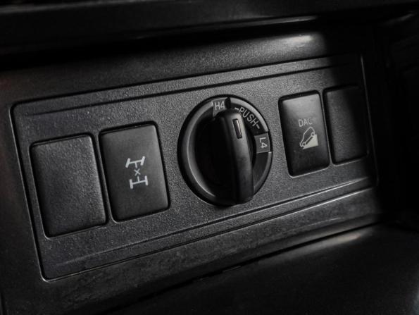 Toyota Land Cruiser Prado 150 Series Рестайлинг 1 с пробегом 2015 года, цена 3 699 000 рублей, 90436 км, внедорожник, Автокод Объявления