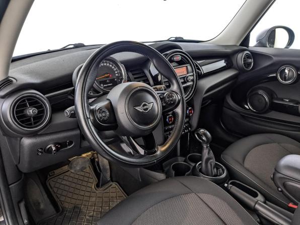 Mini Hatch III (F55/F56) с пробегом 2016 года, цена 1 518 000 рублей, 87427 км, хэтчбек, Автокод Объявления