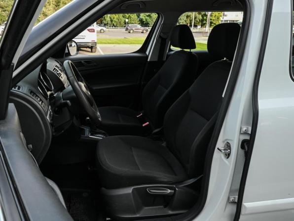 Skoda Yeti I Рестайлинг с пробегом 2015 года, цена 1 229 000 рублей, 208560 км, внедорожник, Автокод Объявления