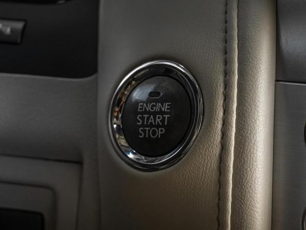 Lexus LX III Рестайлинг с пробегом 2015 года, цена 5 479 000 рублей, 220228 км, внедорожник, Автокод Объявления
