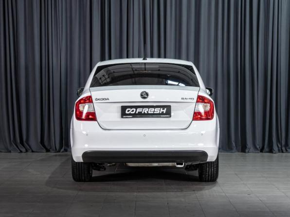 Skoda Rapid I с пробегом 2015 года, цена 999 000 рублей, 142665 км, лифтбек, Автокод Объявления