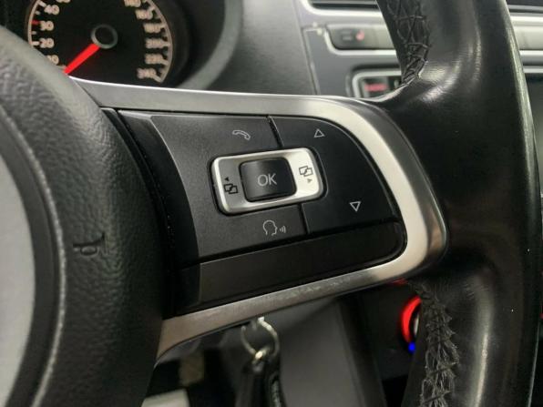 Volkswagen Polo V Рестайлинг с пробегом 2019 года, цена 1 180 000 рублей, 105506 км, седан, Автокод Объявления