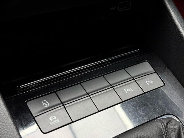 Skoda Octavia III (A7) Рестайлинг с пробегом 2019 года, цена 2 149 000 рублей, 169026 км, лифтбек, Автокод Объявления