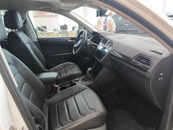 Volkswagen Tiguan II Рестайлинг с пробегом 2021 года, цена 3 950 000 рублей, 33708 км, внедорожник, Автокод Объявления