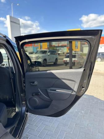 Renault Sandero II Рестайлинг с пробегом 2019 года, цена 1 050 000 рублей, 126040 км, хэтчбек, Автокод Объявления