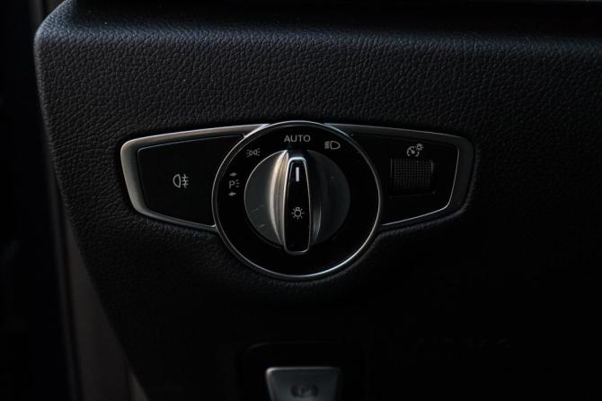 Mercedes-Benz E-Класс V (W213 S213 C238) Рестайлинг с пробегом 2021 года, цена 4 449 000 рублей, 145928 км, седан, Автокод Объявления