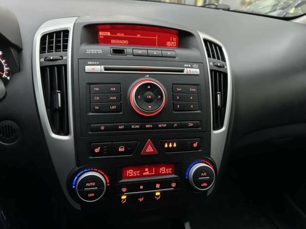 Kia Ceed I Рестайлинг с пробегом 2011 года, цена 699 000 рублей, 135000 км, хэтчбек, Автокод Объявления