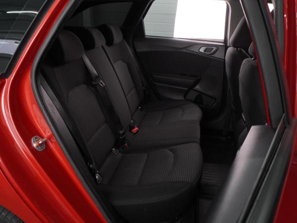 Kia Ceed III с пробегом 2019 года, цена 1 329 000 рублей, 172188 км, универсал, Автокод Объявления